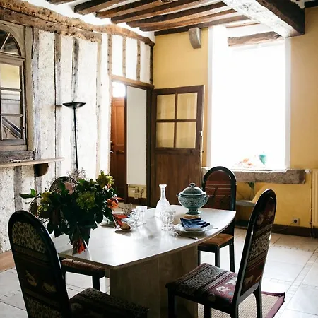 ベッド・アンド・ブレックファスト La Vieille Foulonniere : D'hotes & Permaculture 3*