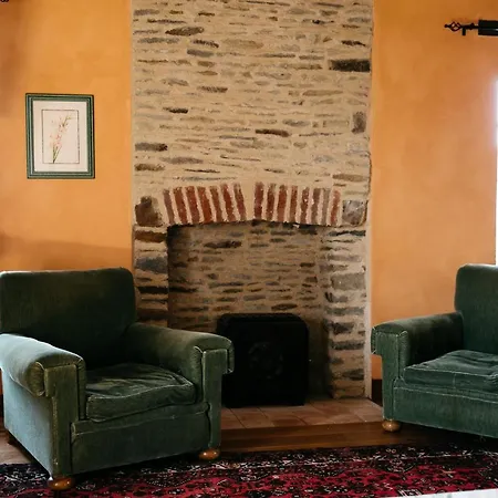 La Vieille Foulonniere : D'hotes & Permaculture Bed & Breakfast Pontorson