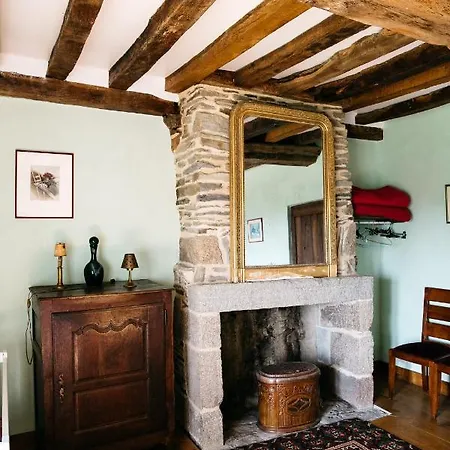 La Vieille Foulonniere : D'hotes & Permaculture Bed & Breakfast Pontorson