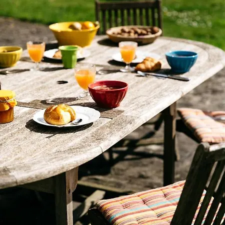 Bed & Breakfast La Vieille Foulonniere : D'hotes & Permaculture