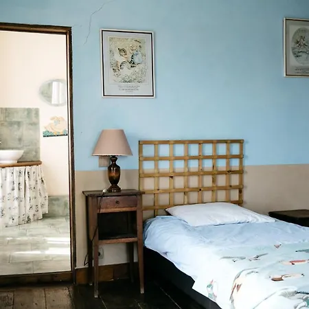 Bed & Breakfast La Vieille Foulonniere : D'hotes & Permaculture