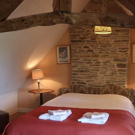 La Vieille Foulonniere : D'hotes & Permaculture Bed & Breakfast