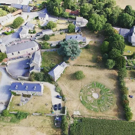 La Vieille Foulonniere : D'hotes & Permaculture Bed & Breakfast Pontorson