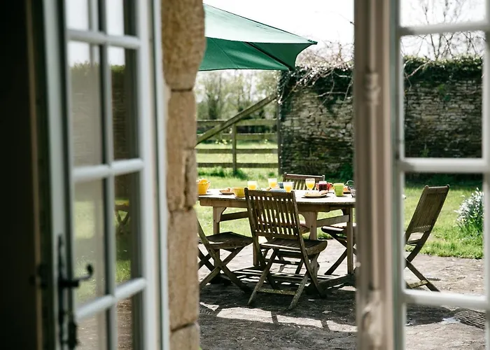 La Vieille Foulonniere : D'hotes & Permaculture Bed & Breakfast Pontorson