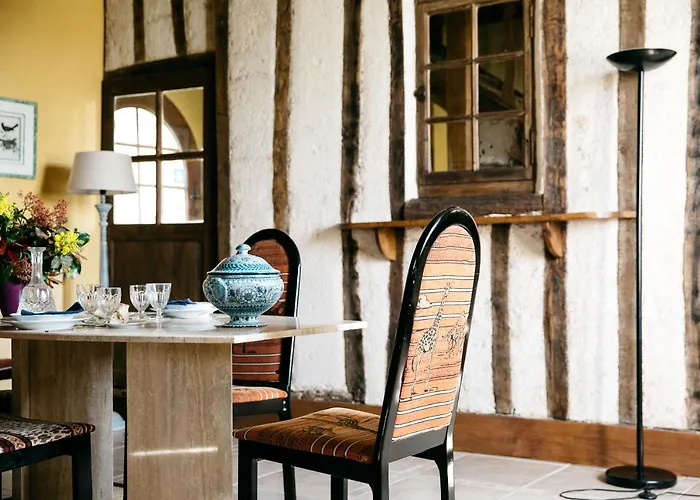 La Vieille Foulonniere : D'hotes & Permaculture Bed & Breakfast Pontorson