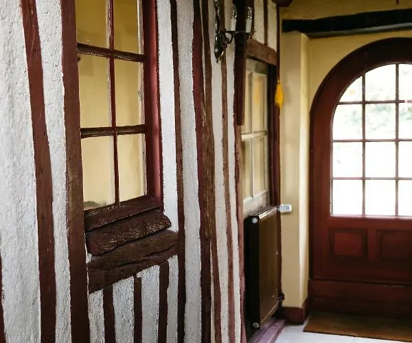 Bed & Breakfast La Vieille Foulonniere : D'hotes & Permaculture 3*