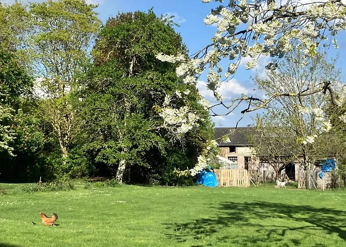 Bed & Breakfast La Vieille Foulonniere : D'hotes & Permaculture Pontorson