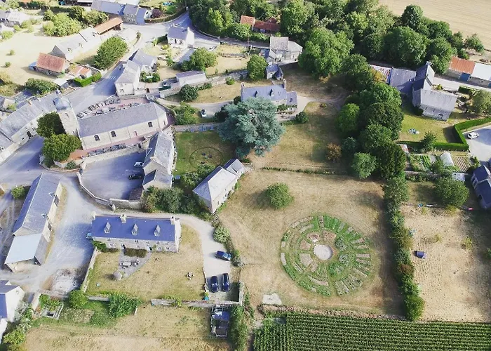 La Vieille Foulonniere : D'hotes & Permaculture Bed & Breakfast Pontorson